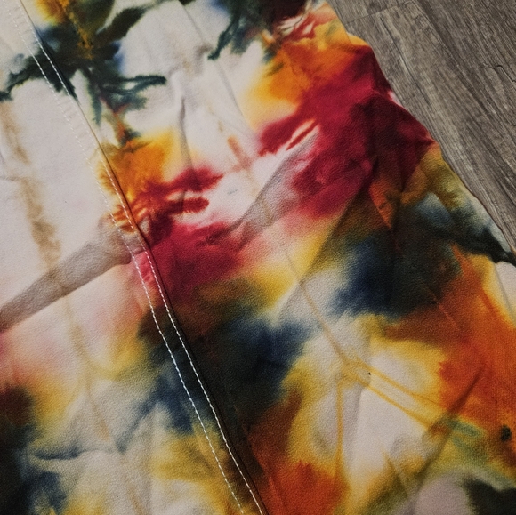 J. McLaughlin Hand tie dyed A-line skirt size 12 green, orange and red - Picture 7 of 7